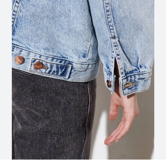 2 in 1 Wrangler Heritage Jean denim jacket zip off sleeves jacket! - Picture 11 of 16